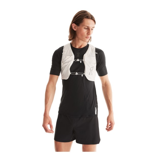 On Running Ultra Vest With Hydration Flasks - 10L - White