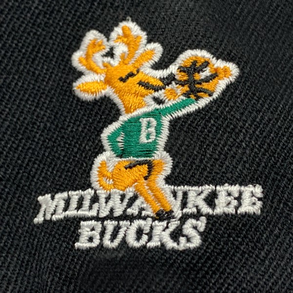 Mitchell & Ness NBA Milwaukee Bucks Foundation Script Snapback Basketball Cap - Milwaukee Bucks