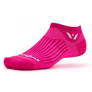 Swiftwick Aspire Zero Running Socks - Fuchsia Pink