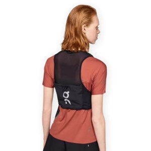 On Running Ultra Vest With Hydration Flasks - 5L - Black