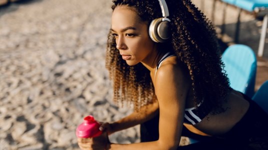 8 Essential Hydration Tips About Water, Sports Drinks & Sweat