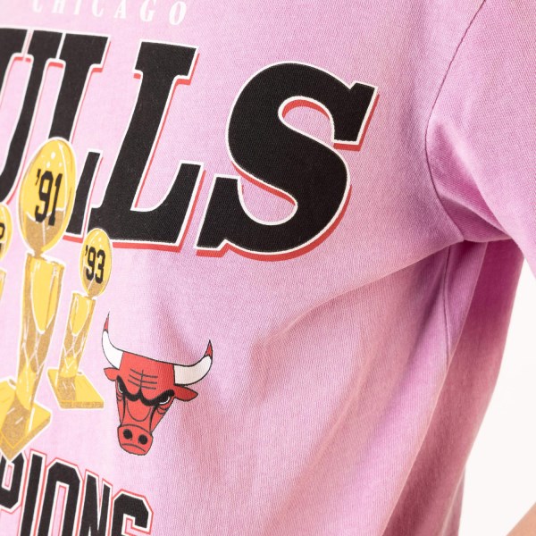 Mitchell & Ness Chicago Bulls Vintage Champs Trophy NBA Womens Basketball T-Shirt - Faded Pink