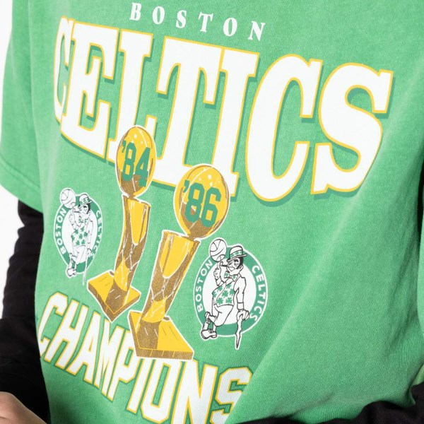 Mitchell & Ness Boston Celtics Vintage Champs Trophy Mens Basketball T-Shirt - Green