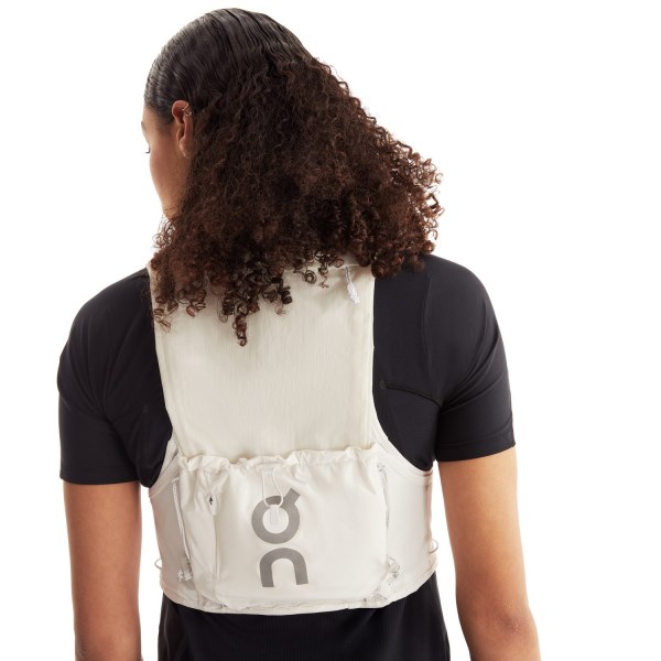 On Running Ultra Vest With Hydration Flasks - 10L - White