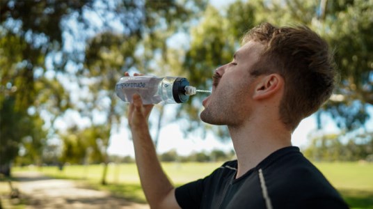 How To Hydrate For Short & Long Runs: Everything You Need To Know